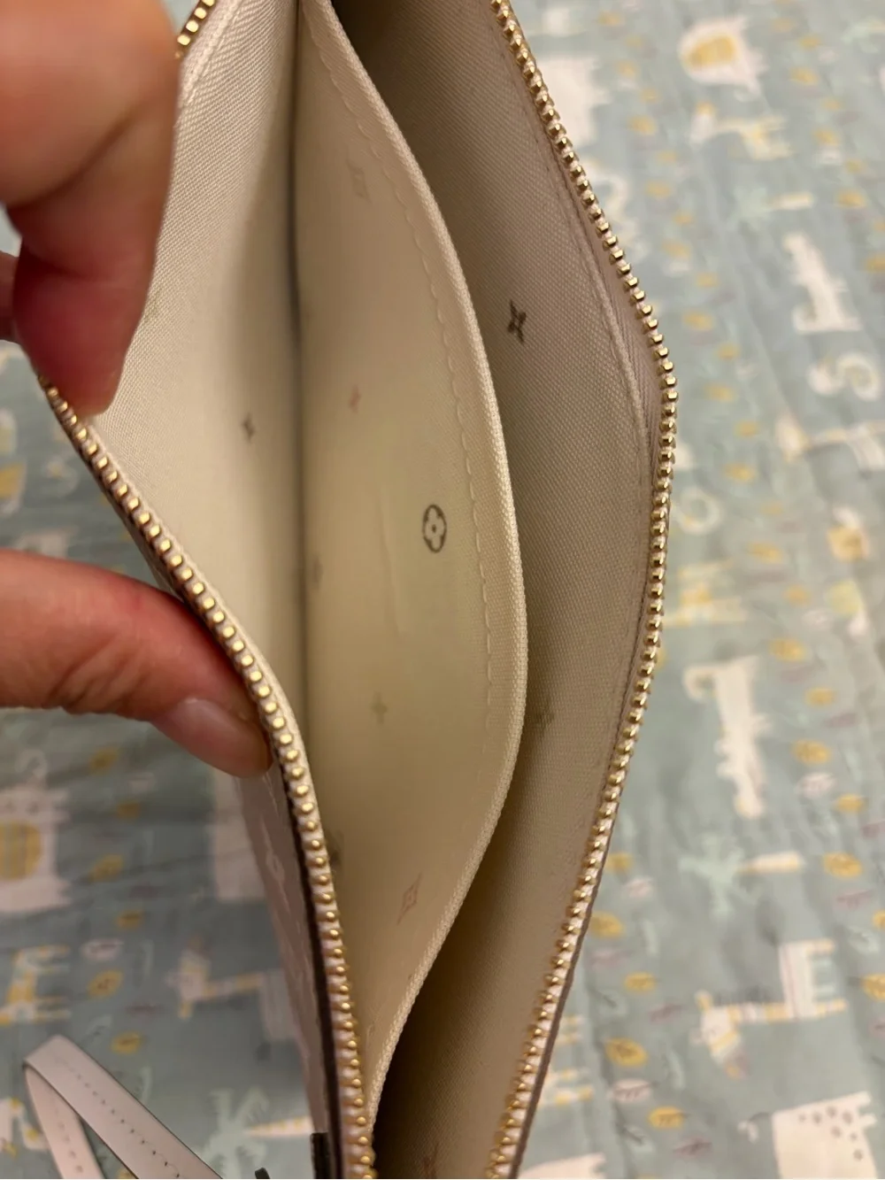 Louis Vuitton Limited Edition Neverfull MM Pouch (PRICE FIRM)